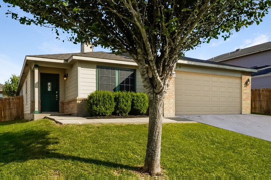 Building Photo - 120 Bay Willow