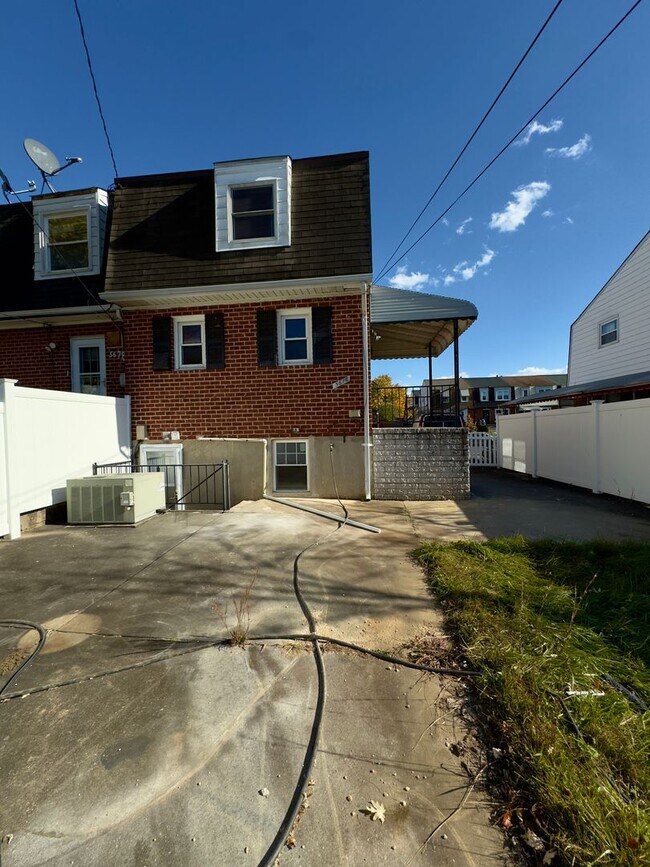 Building Photo - Charming 3 Bedroom/2 Bathroom Townhome in Rosedale, MD!