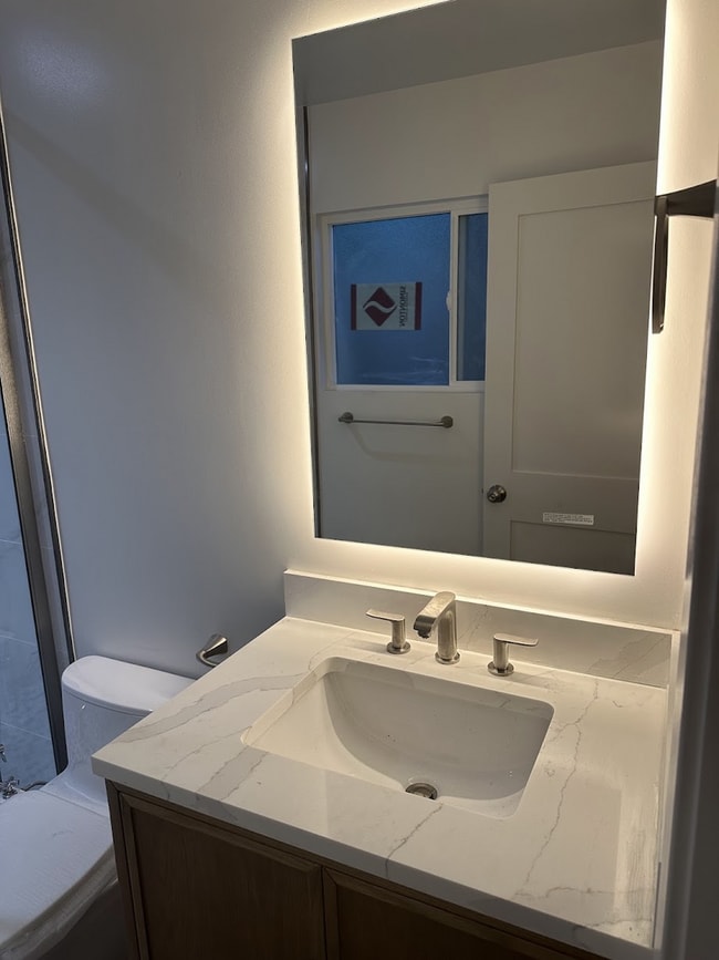 Building Photo - Bright and Airy Sunnyvale Home with Updated Bathrooms and Private Yard