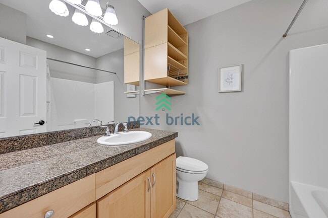 Building Photo - Beautiful Bellevue Home with 4 Beds + Bonu...
