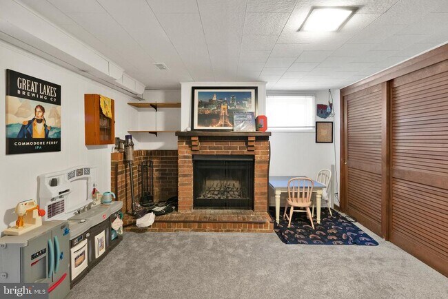 Building Photo - 3252 Holly Hill Dr