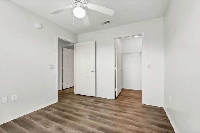 Building Photo - 4276 Calinda Ln