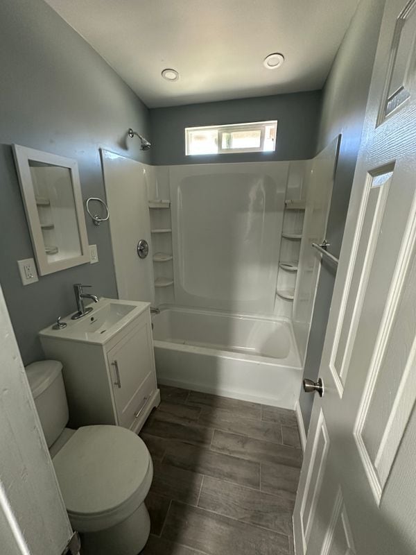 Building Photo - 816 Oakwood St