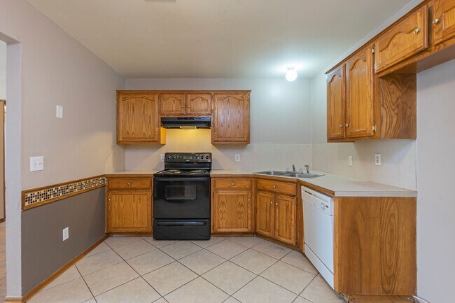 Building Photo - 810 Delmar Cir