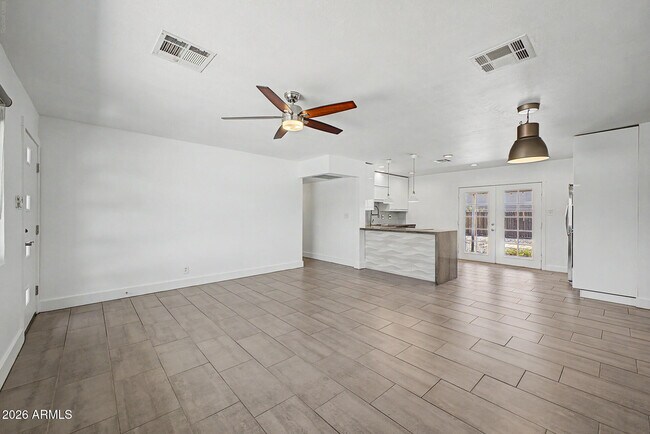 Building Photo - 6713 E Latham St
