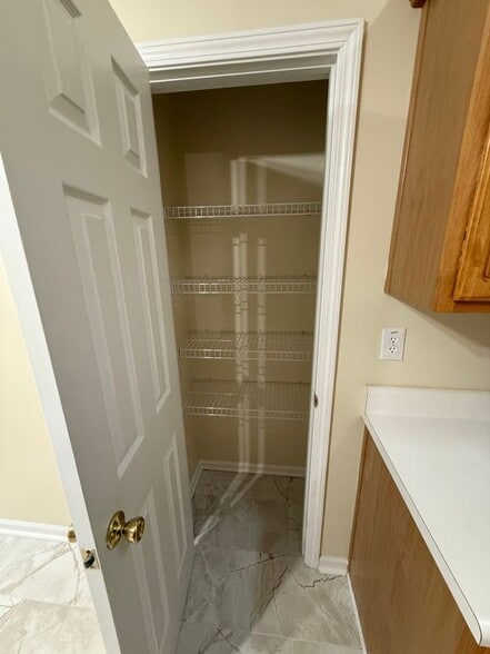 Building Photo - 5975 Hillvale Trail