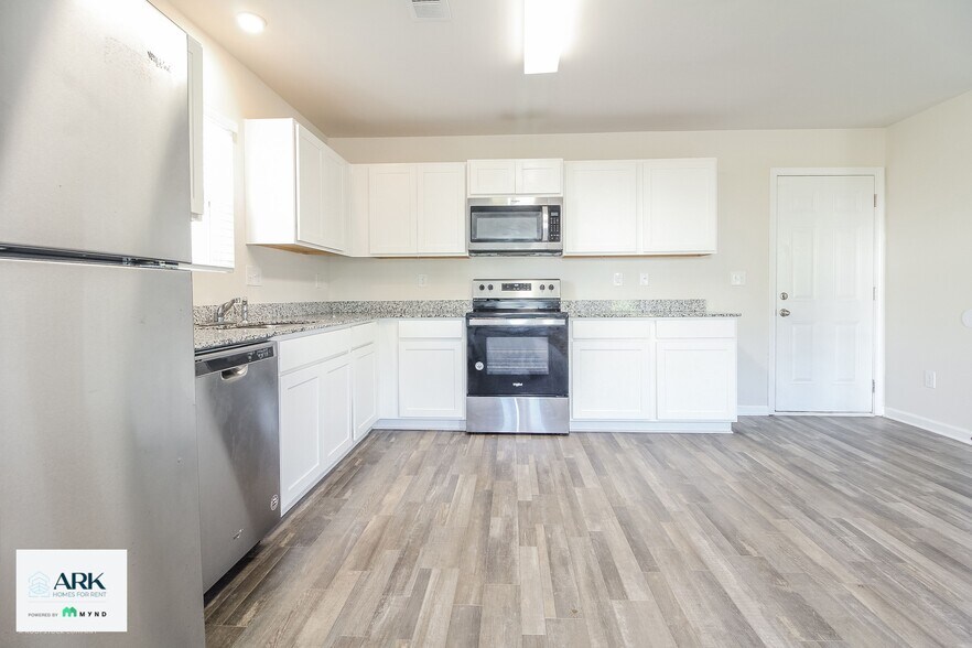 Building Photo - 17 Carters Grn Dr