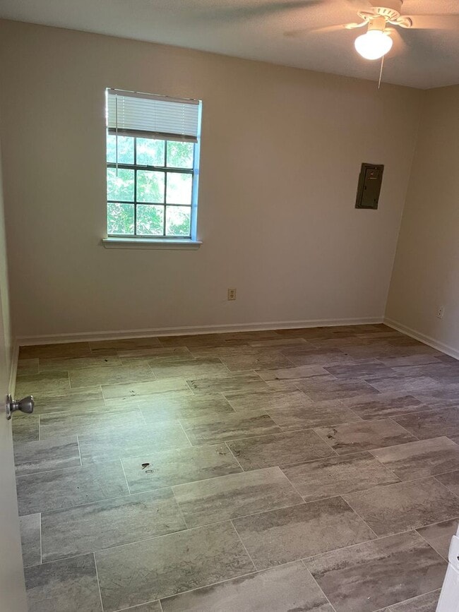 Building Photo - 138 Hummingbird Ln