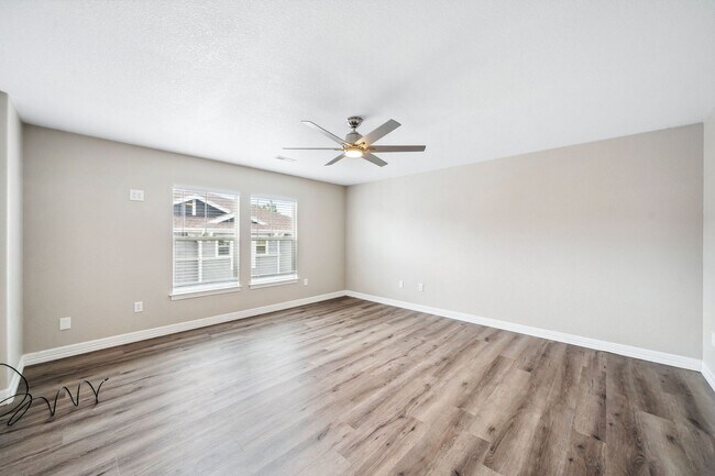 Building Photo - Modern 3BD, 2.5BA Cottonwood Condo with At...