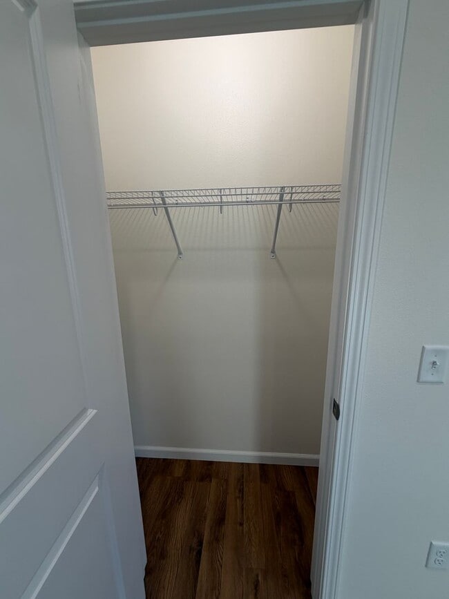 Building Photo - 3 Bedroom | 2 Bathroom | 1 Car Garage | Springfield MO!