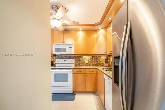 Building Photo - 2101 S Ocean Dr