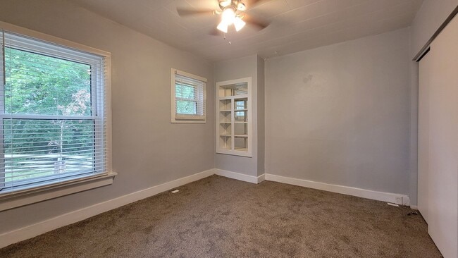 Building Photo - 4515 River Ridge Rd