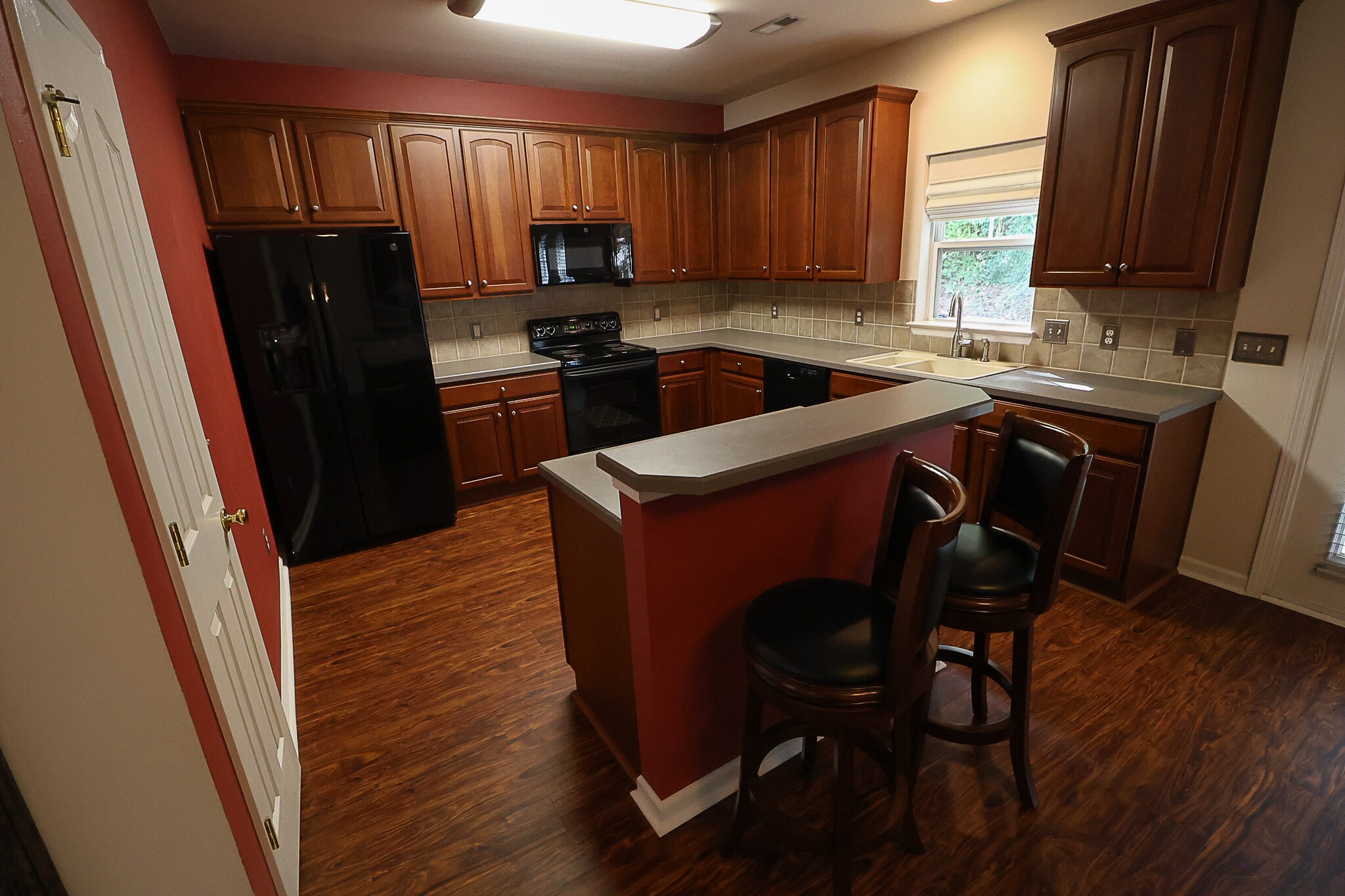 Building Photo - 10979 Princeton Village Dr