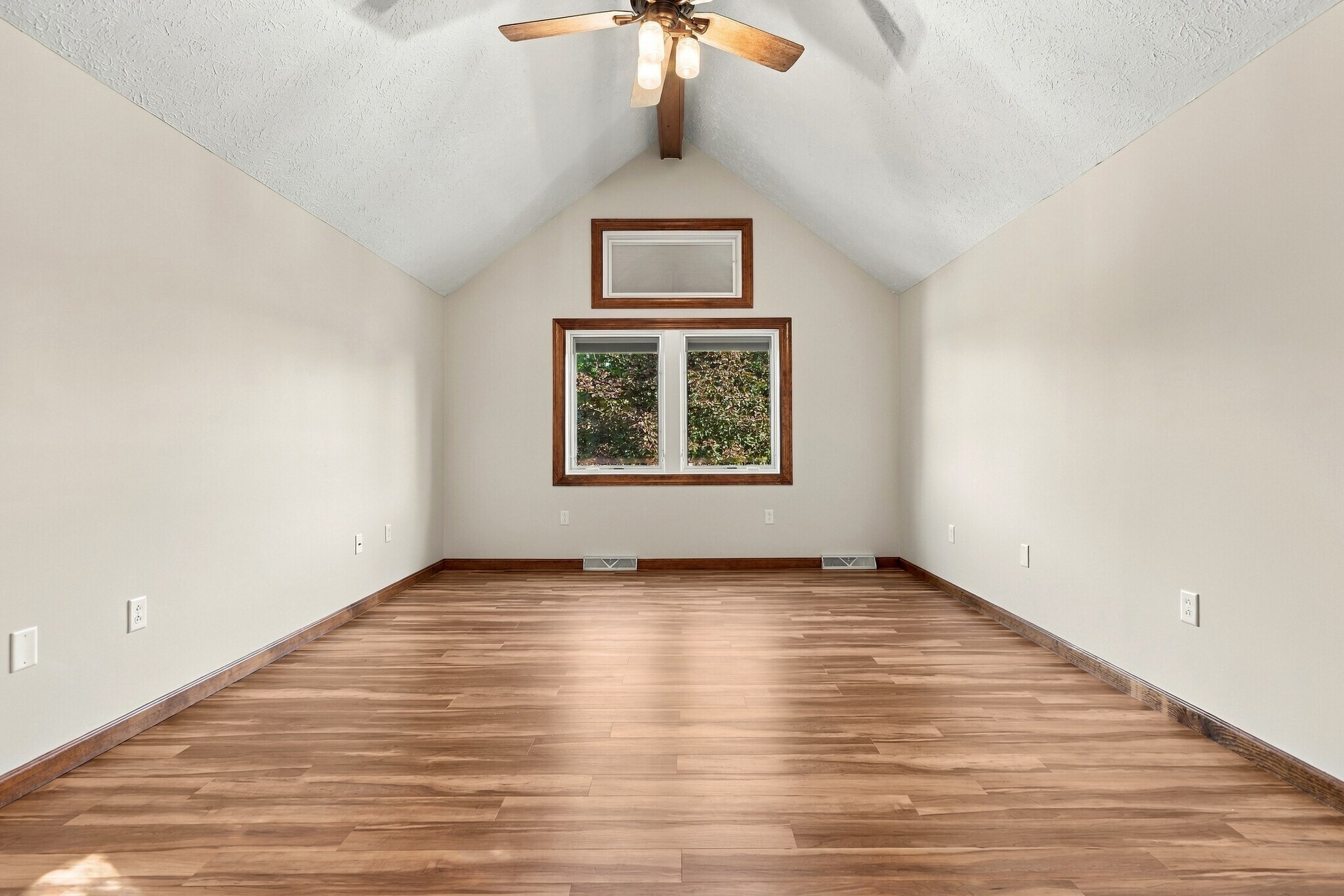Master Bedroom - 134 Heldon Dr