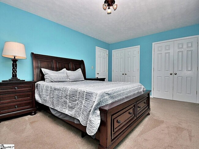 Building Photo - 713 Lindal Ct