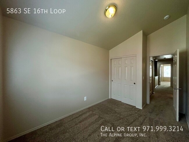 Building Photo - 5863 SE 16th Loop