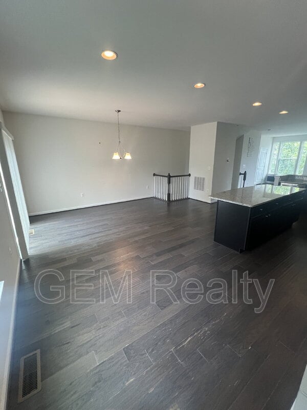 Building Photo - 1642 Dorothy Ln