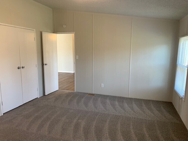 Building Photo - 4127 S Post Rd