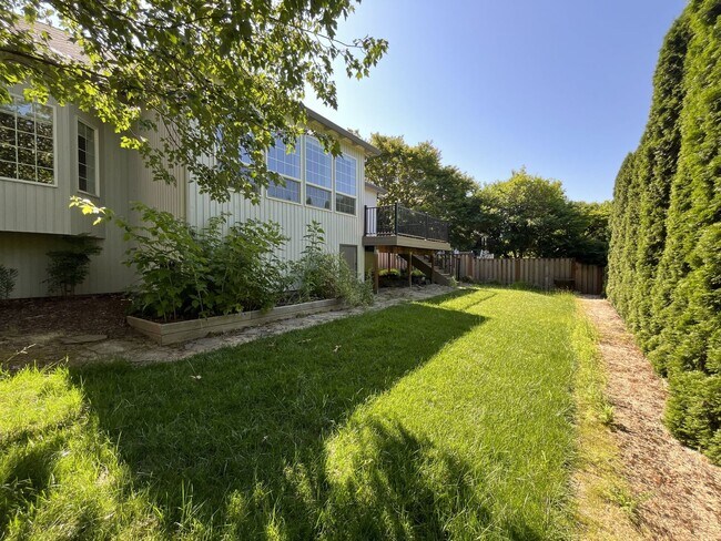 Building Photo - Beautifully Updated 3-Bedroom Bethany Home with Chef's Kitchen, Huge Bonus Room and Private Backyard