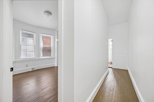 Building Photo - 427 N Redfield St