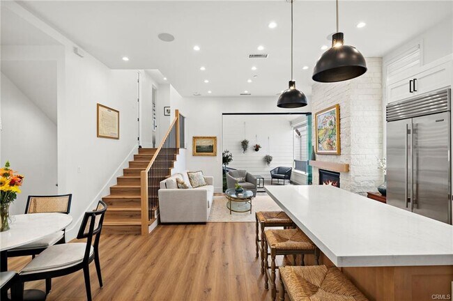 Building Photo - 611 Jasmine Ave