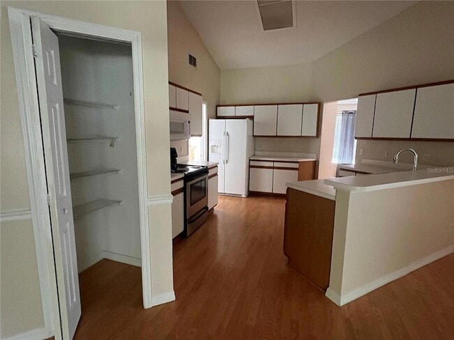Building Photo - 127 Madrona Dr