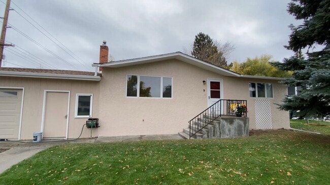 Building Photo - 9 Big Horn Dr