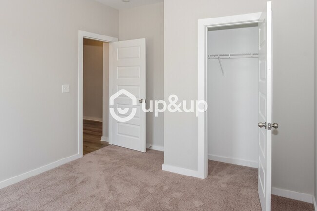 Building Photo - Fantastic 4bd/2ba home! Coming soon!