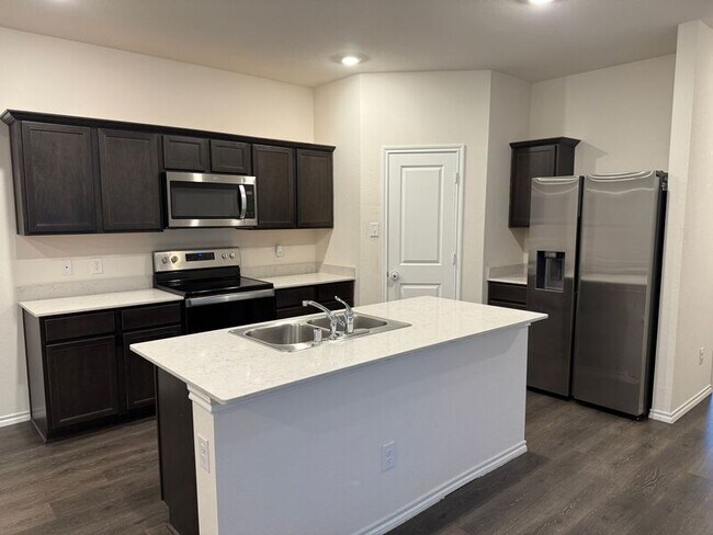 Building Photo - 3213 Perman Dr