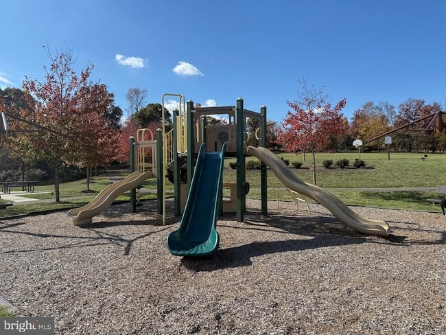 Building Photo - 1542 Kinnaird Terrace NE