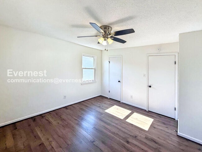 Building Photo - 6941 Suburban Terrace