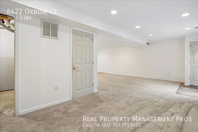 Building Photo - 6422 Oxbow Ct