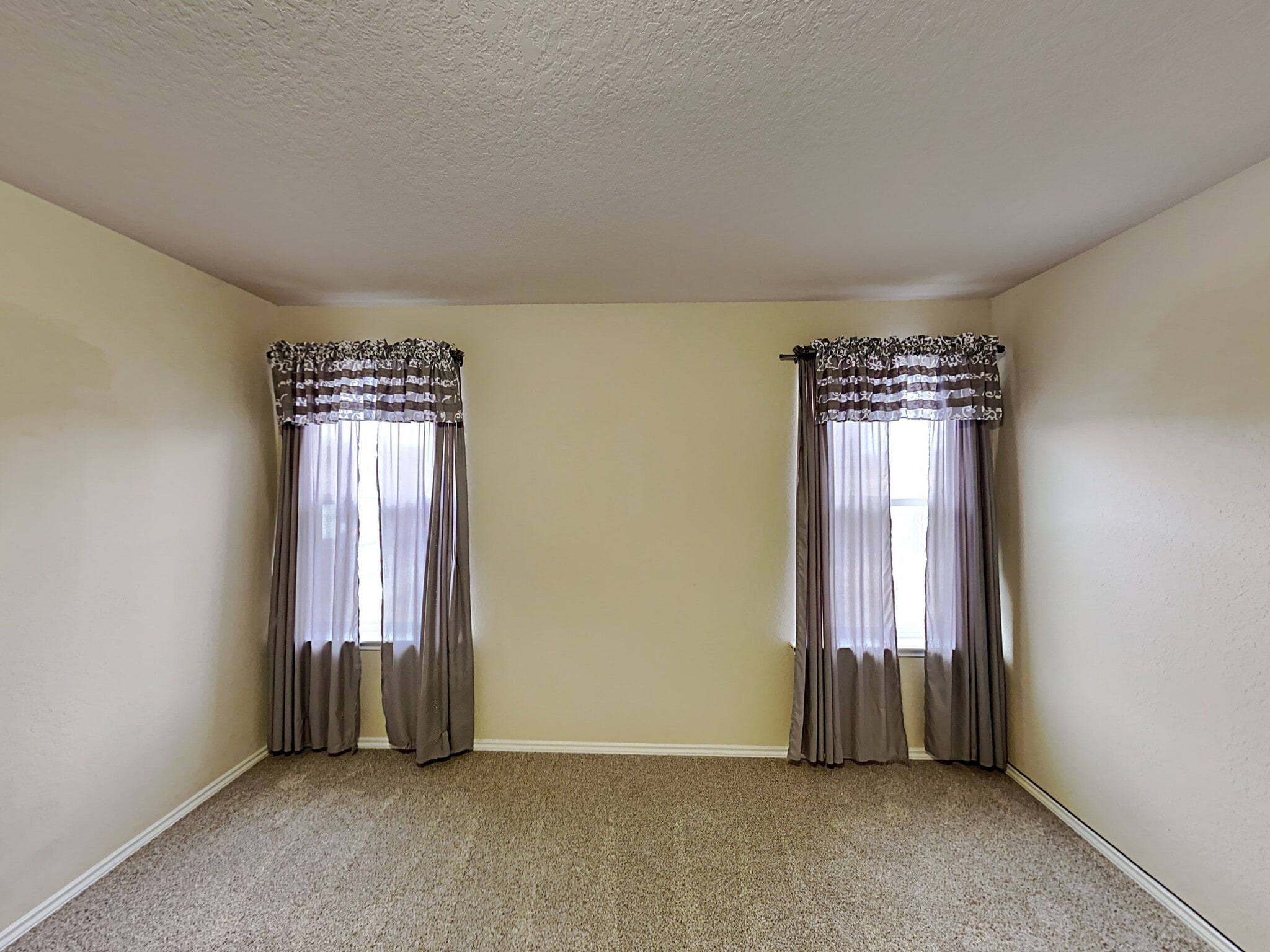 Building Photo - 721 Brown Thrasher