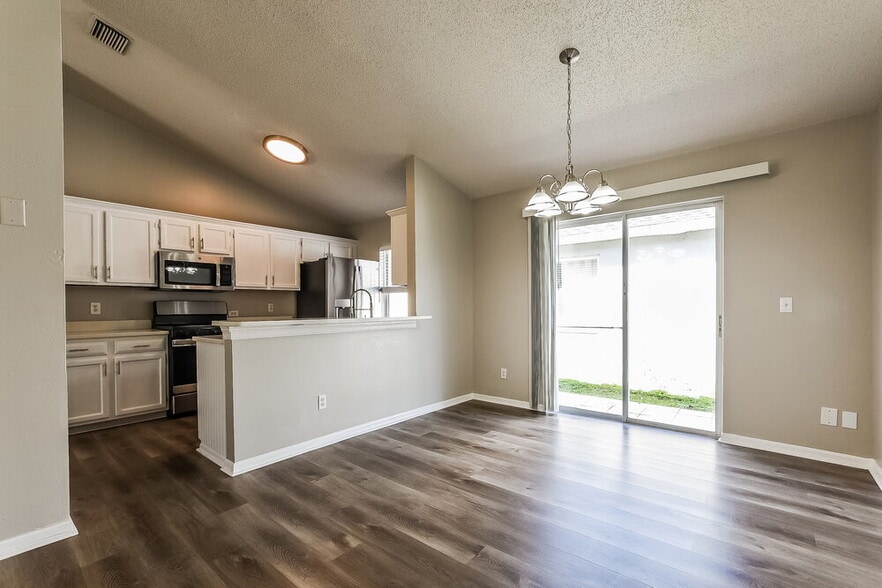 Building Photo - 8782 Foley Dr