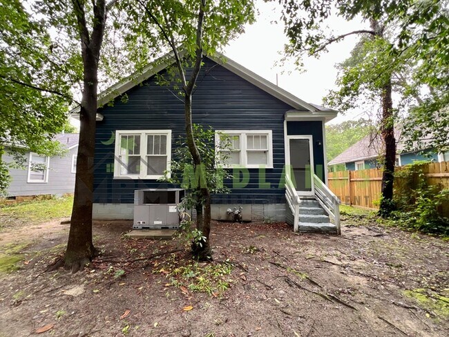 Building Photo - 4910 James St
