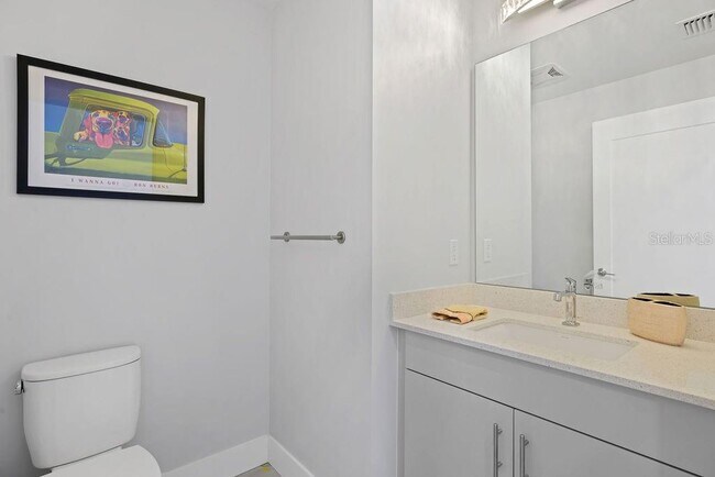 Building Photo - 1709 N Tamiami Trail