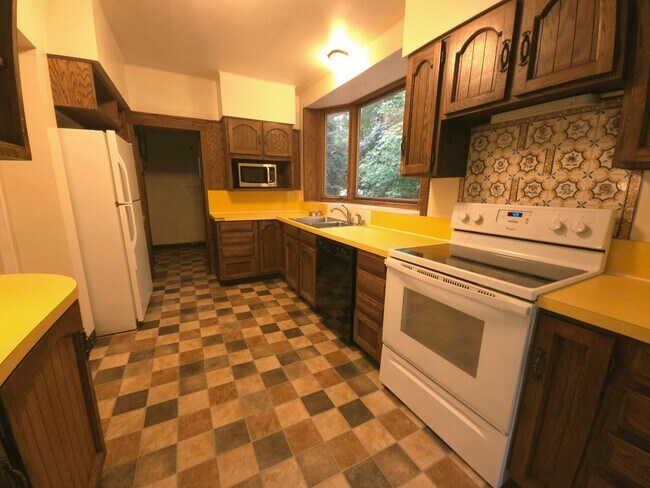 Building Photo - NO STUDENTS Available Now! Unique Large Home!