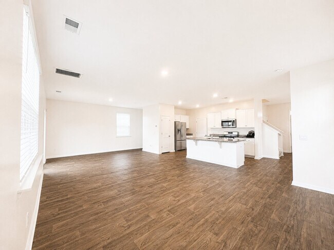 Building Photo - 169 Oakwood Blvd
