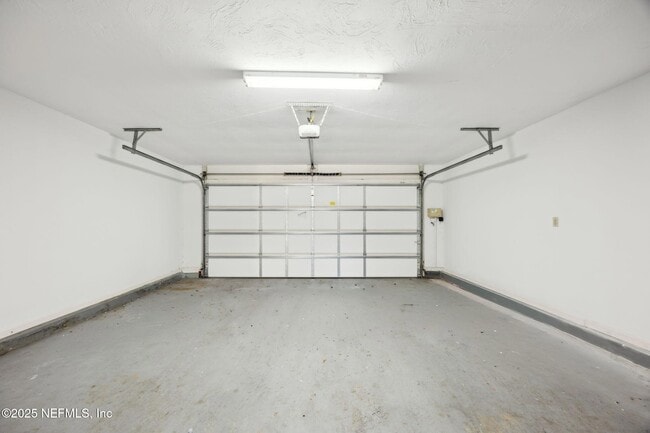 Building Photo - 4063 Mizner Ct