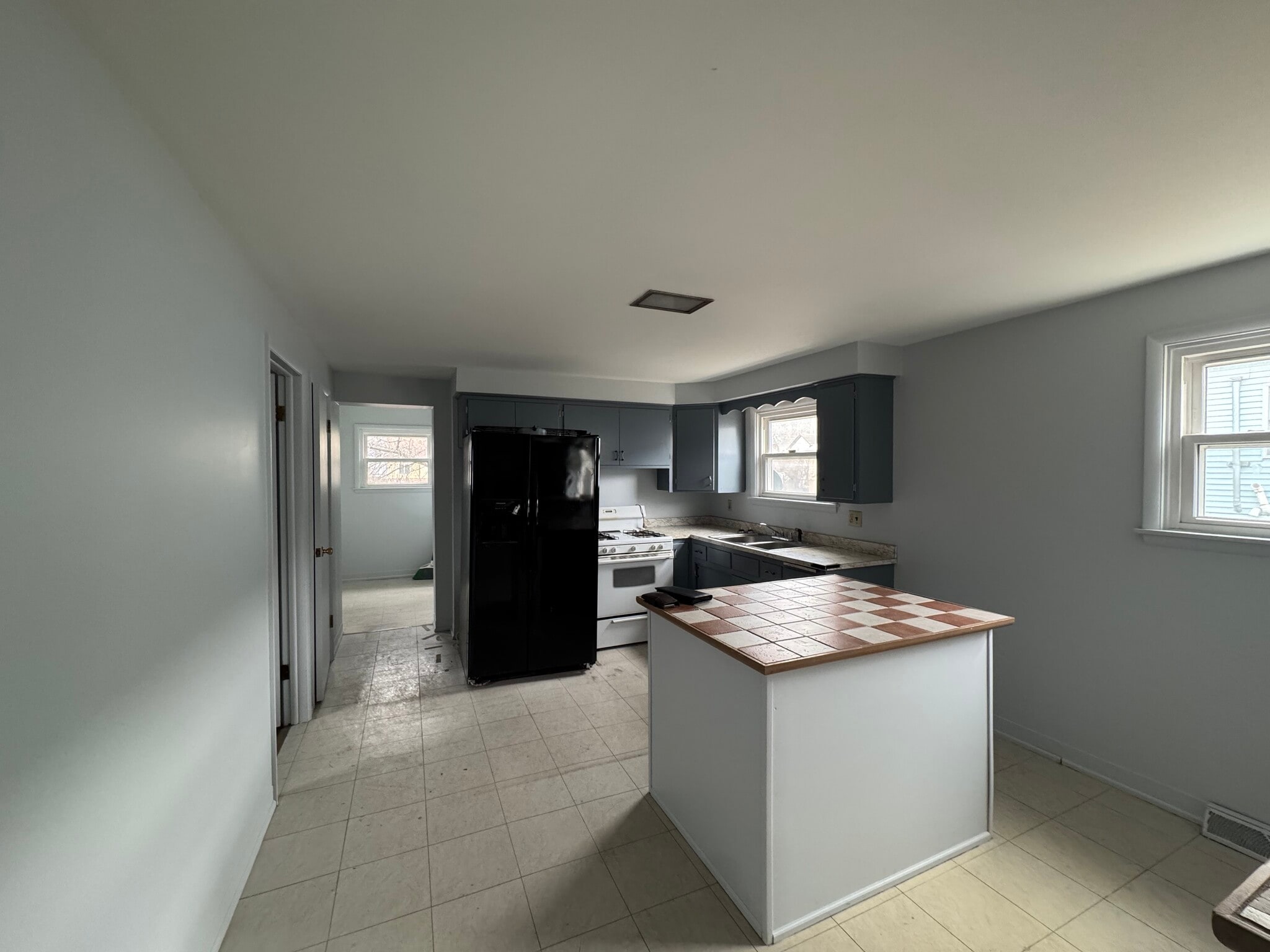 Kitchen - 4400 Jacob St