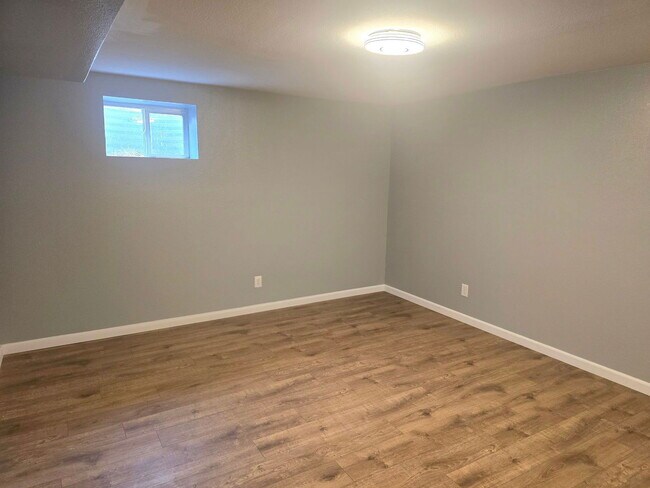 Building Photo - 109 Ely St