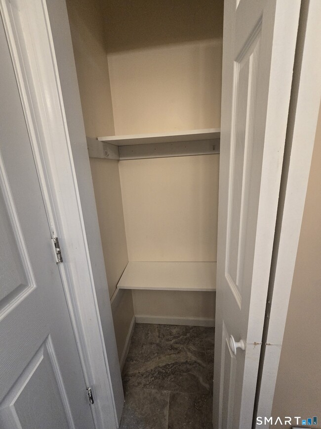 Building Photo - 38 Burton St