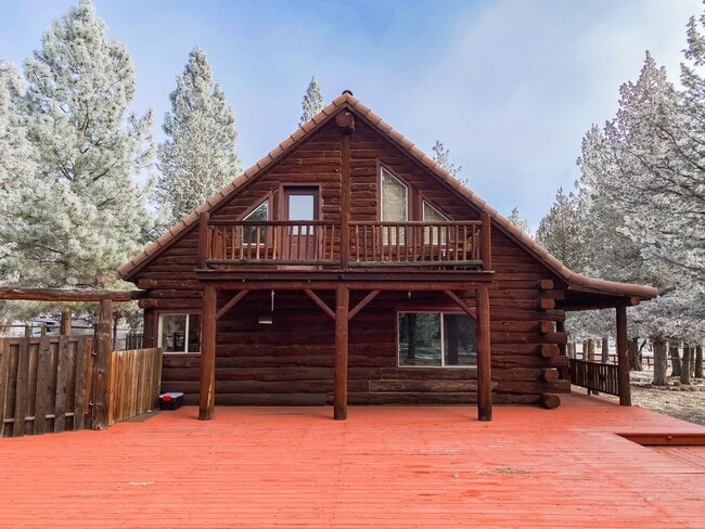 Building Photo - Beautiful Custom Log Home in Squaw Creek C...