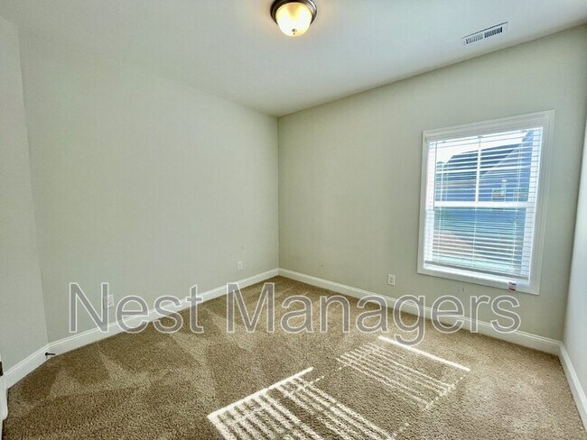Building Photo - 279 Cromwell Ct