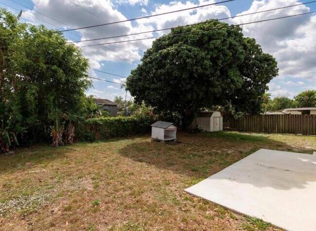 Building Photo - 1398 SW 47th Terrace