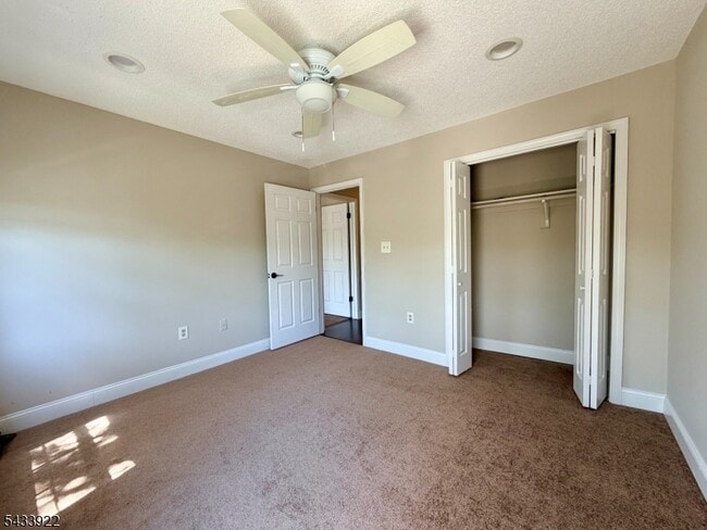 Building Photo - 196 Sapphire Ln