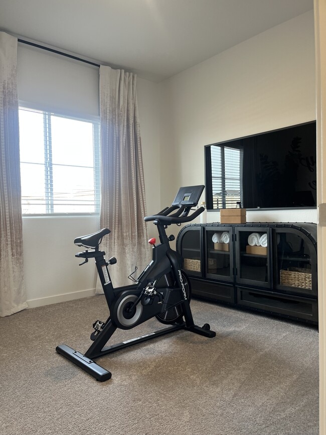 Building Photo - 1085 Silverado Wy