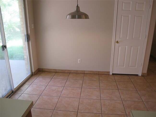 Building Photo - 902 Quartz Ct