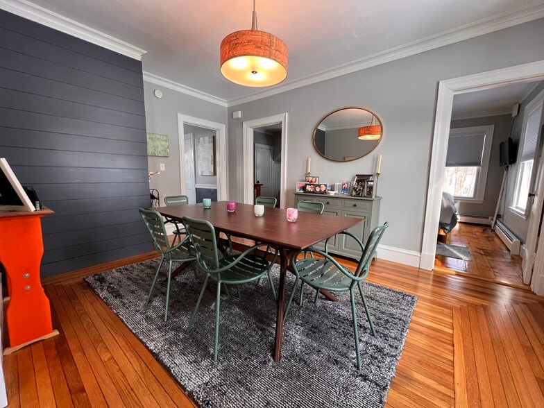 Building Photo - 450 Preble St