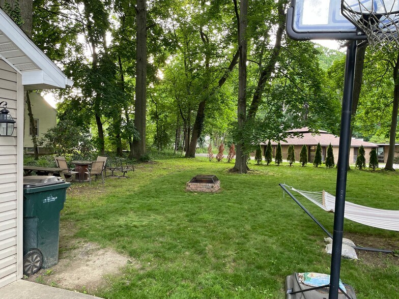 Building Photo - 2648 3rd St